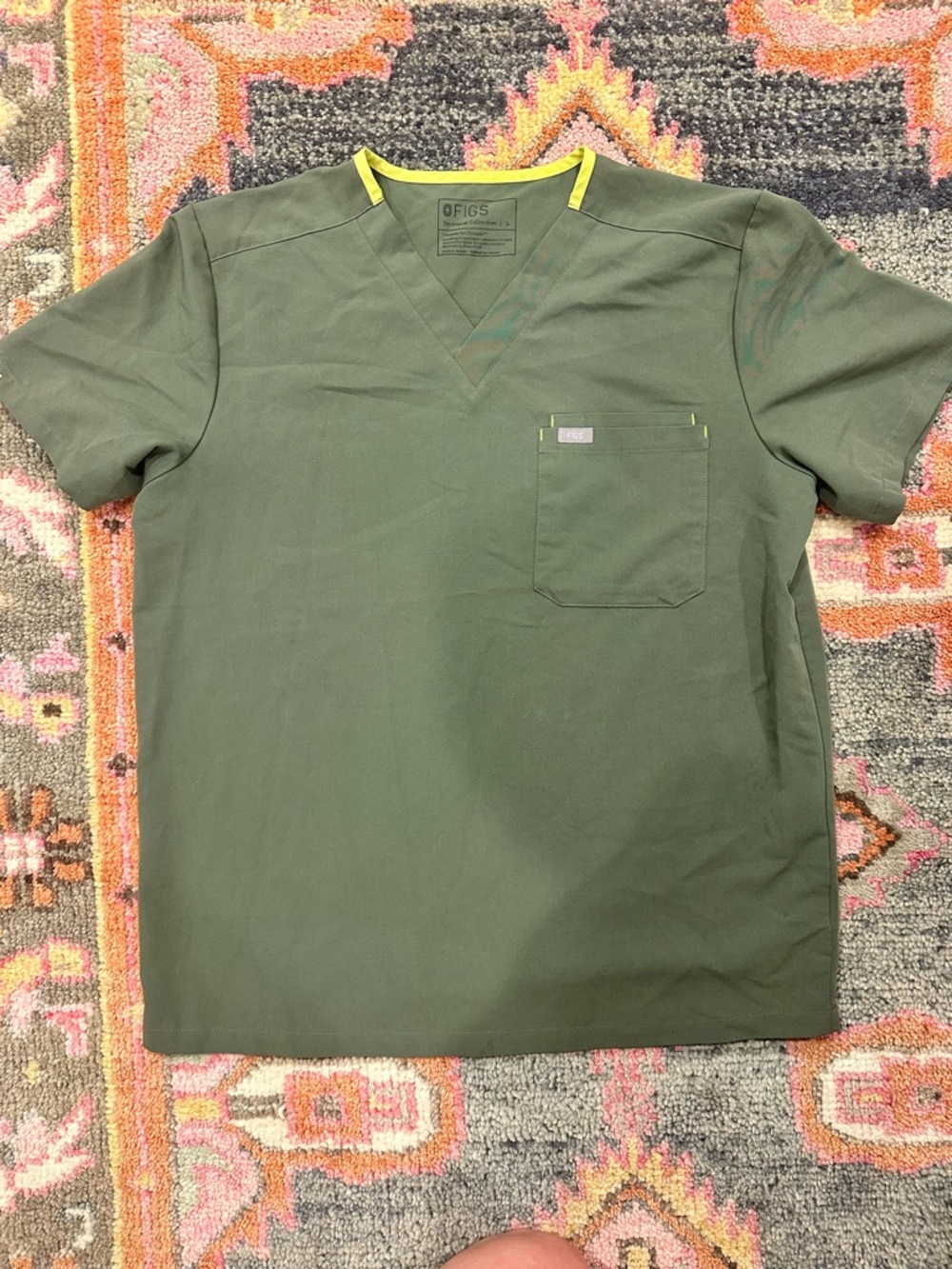 FIGS Men’s Olive Green V-Neck Scrub Shirt with Yellow Trim - Size Large